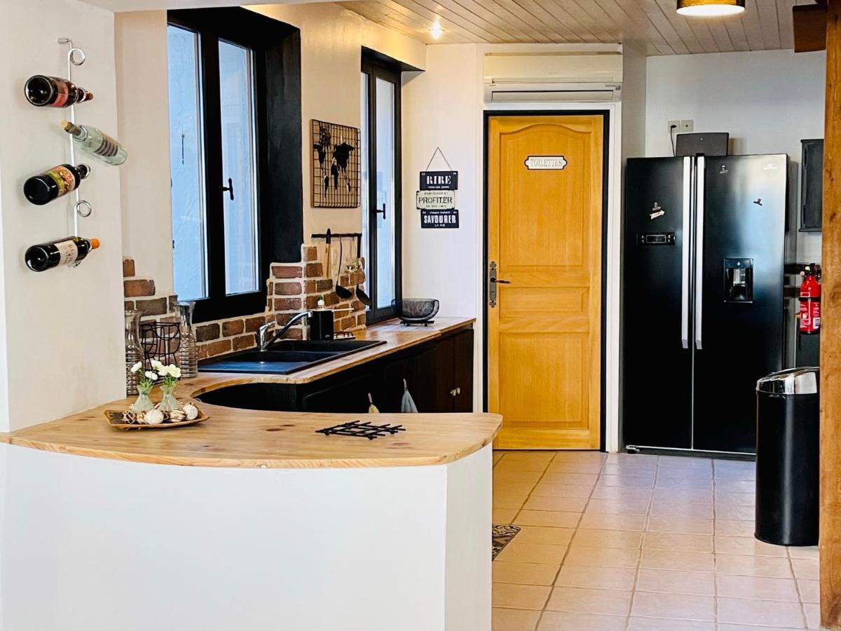 La Carree Des Amis Villa Lusignan Eksteriør bilde